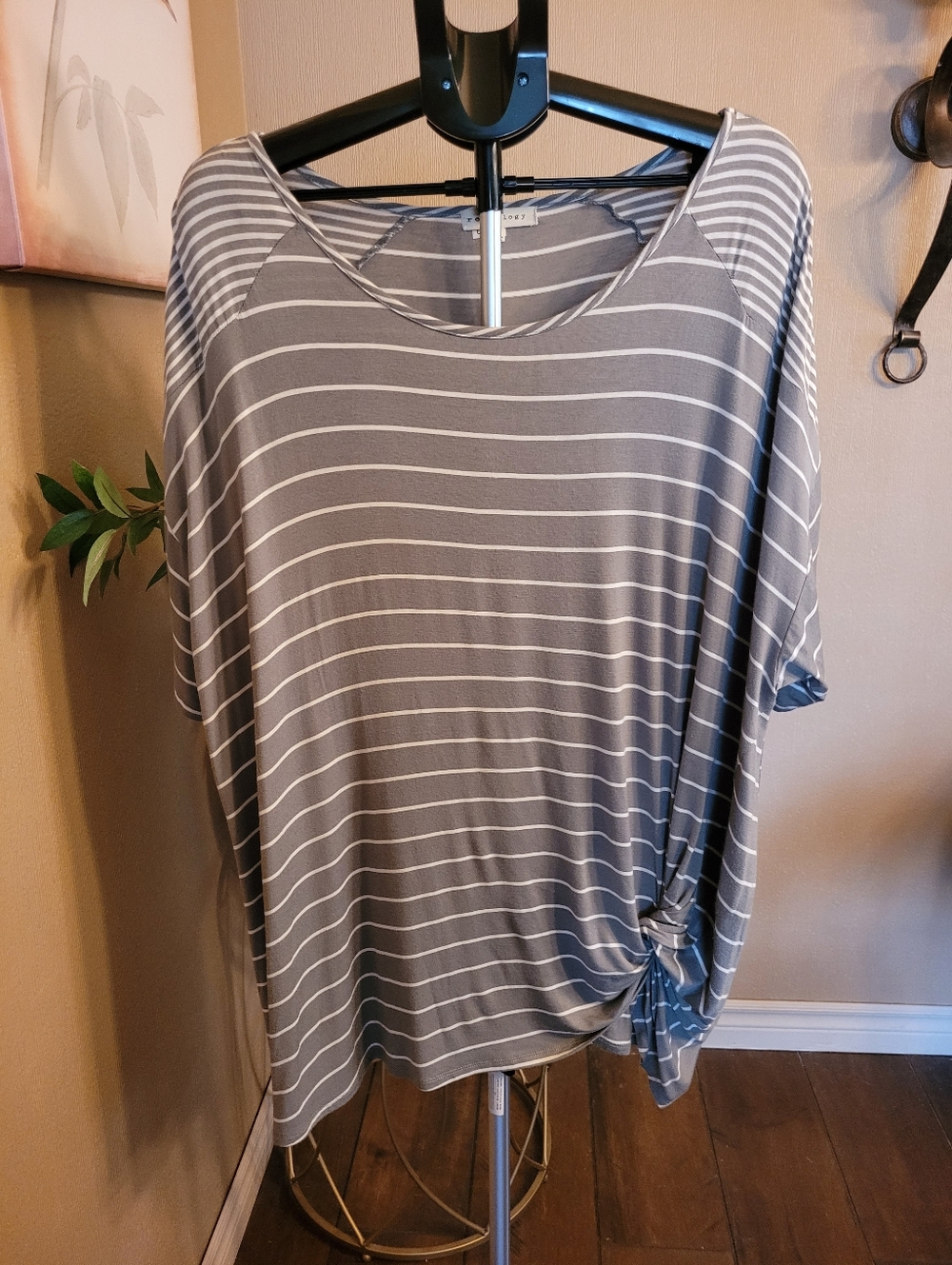Retrology Plus Striped Women’s Knot-Detail Top